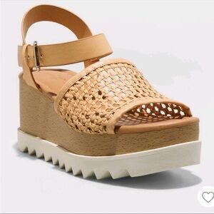 Women's Alba Wide Width Platform Heels Universal Thread Tan Size 9.5